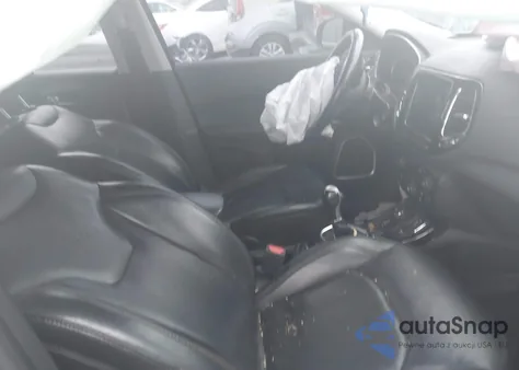 2019 Jeep Compass Limited 4X4 from USA, damaged, VIN 3C4NJDCB2KT627439